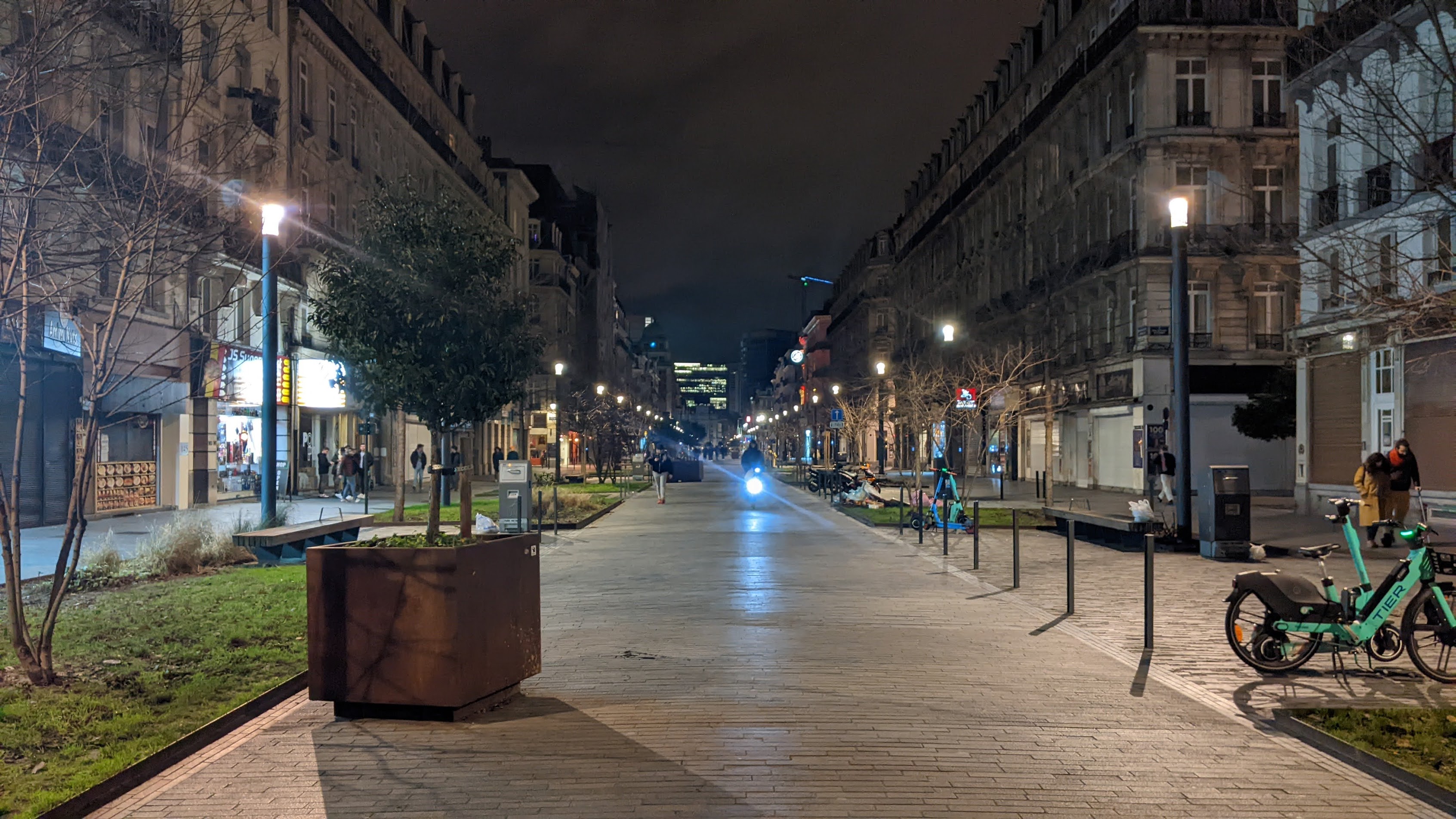 scooting-in-brussels